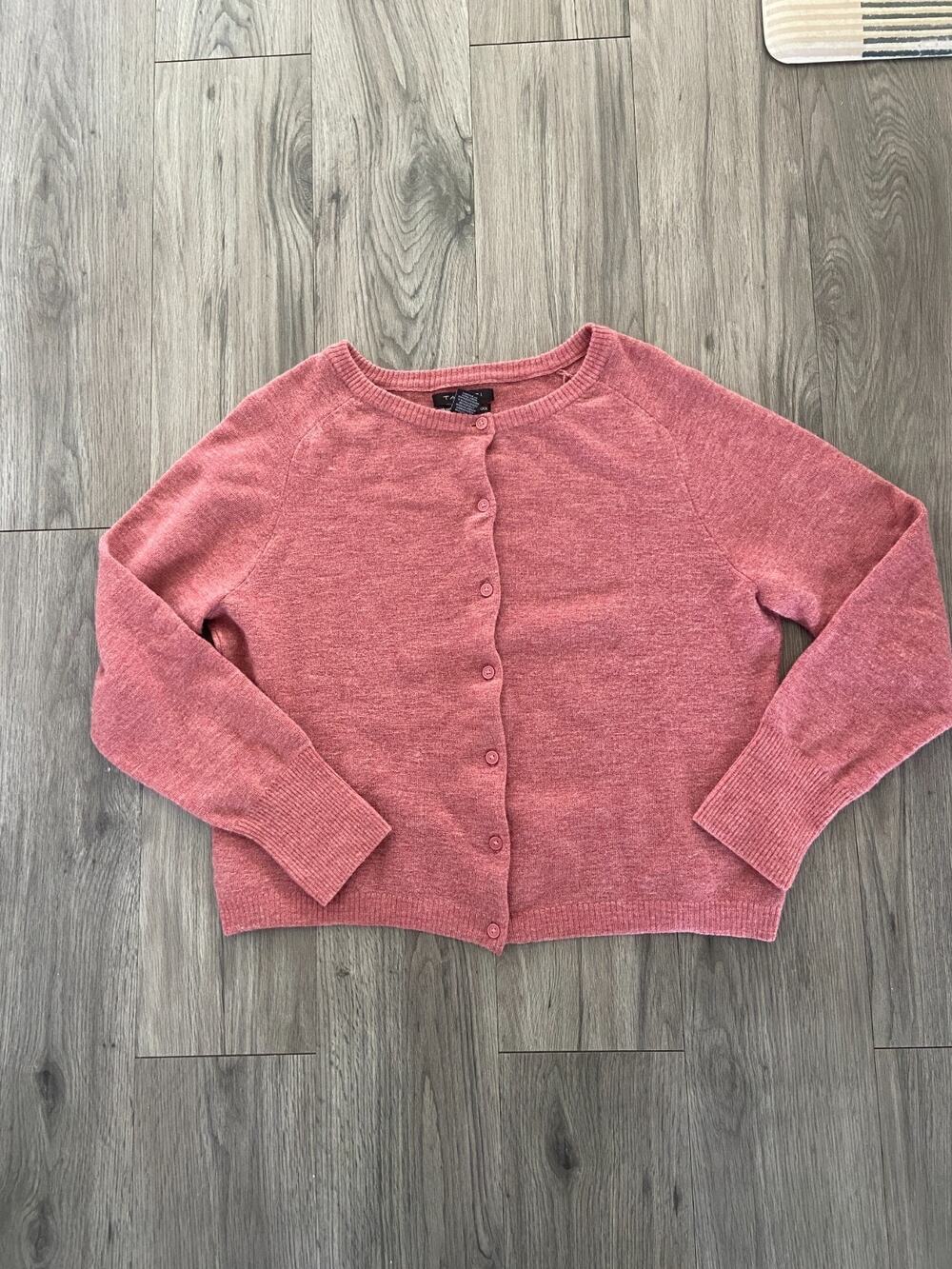 TAHARI Cardigan Sweater XL Fine Knit 100% Wool Pink Button Up, Light weight